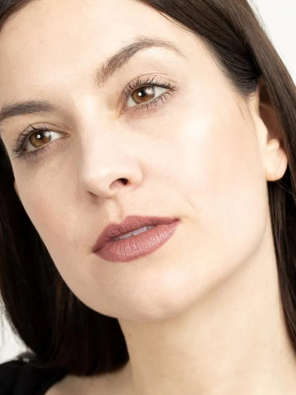 Au Naturale SuStain Liquid LipStick Marsala